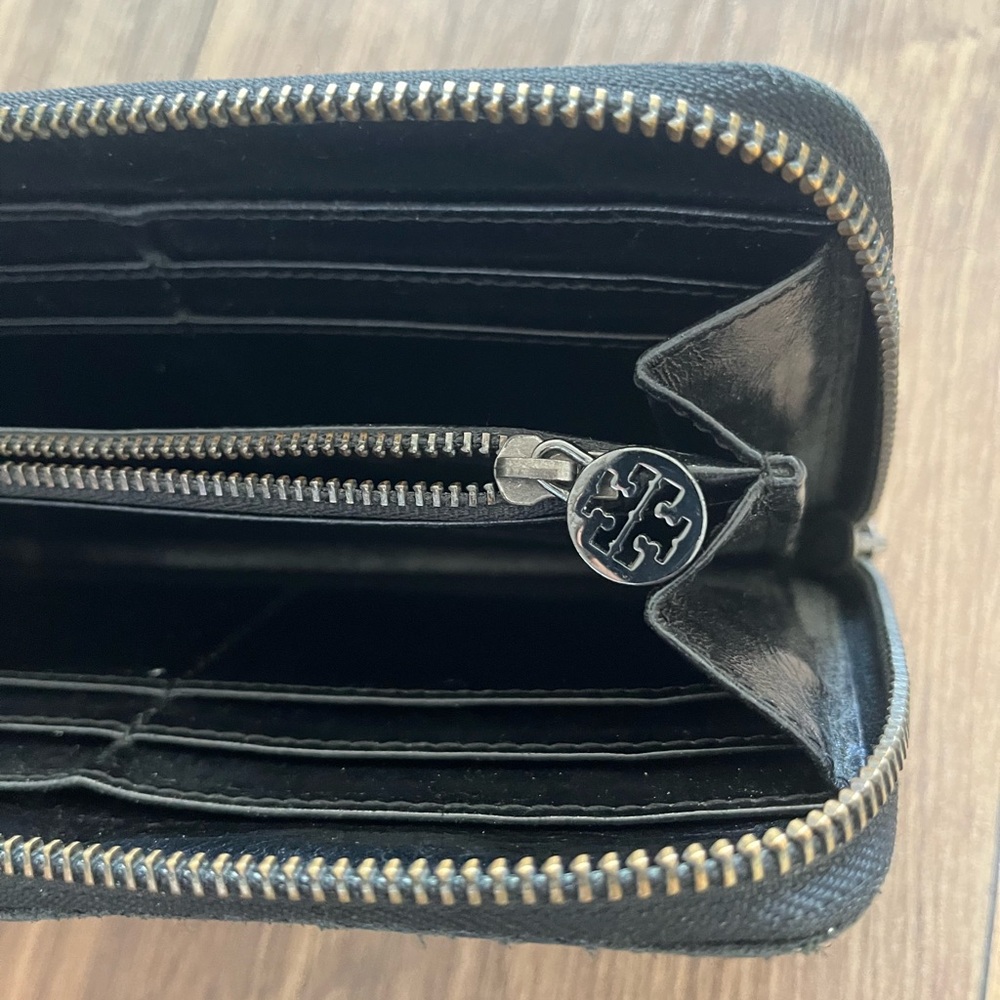 Tory Burch Black Sparkly Leather Wallet Authentic - Picture 9 of 10